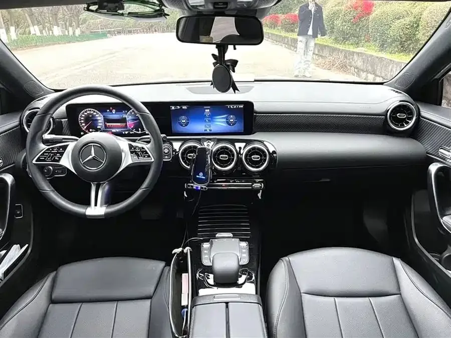 Mercedes-Benz Class A Mercedes-Benz A-Class 2023 A 200 L Dynamic Edition 2024 — миниатюра 2