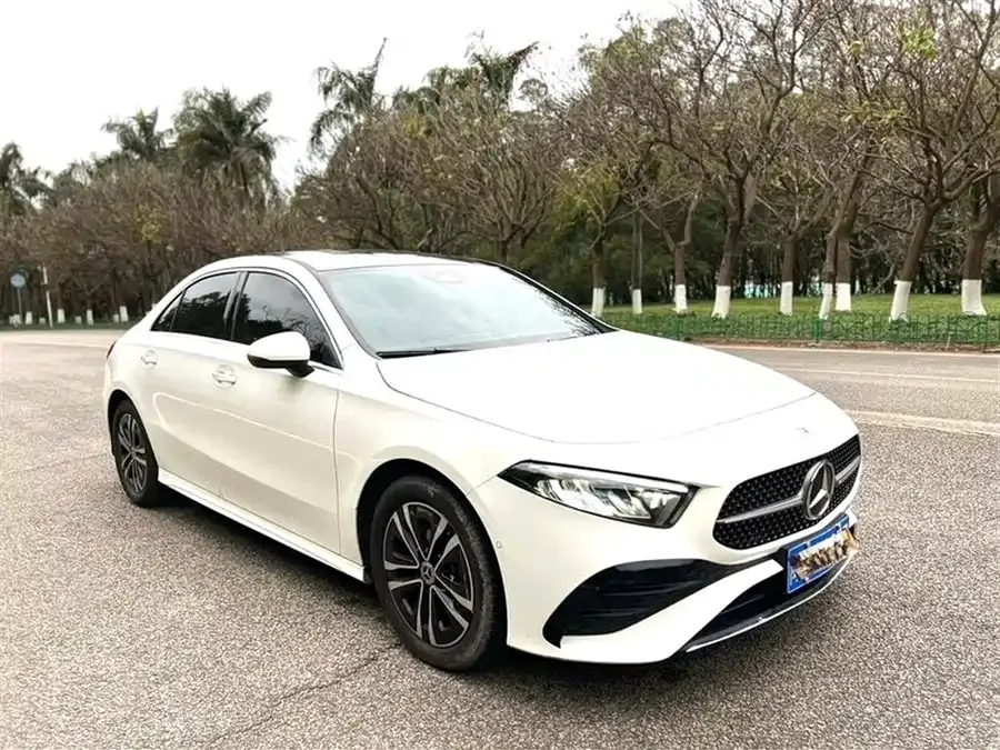Mercedes-Benz Class A Mercedes-Benz A-Class 2023 A 200 L Dynamic Edition 2024 — миниатюра 3