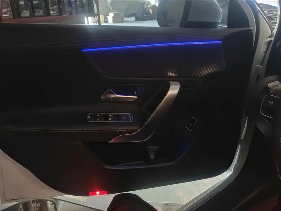 Mercedes-Benz Class A Mercedes-Benz A-Class 2022 Model II A 200 L Sports Sedan Fashion Model 2022 — миниатюра 4