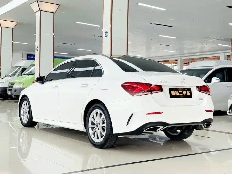 Mercedes-Benz Class A Mercedes-Benz A-Class 2022 A 200 L Sports Sedan Fashion Edition 2022 — миниатюра 2