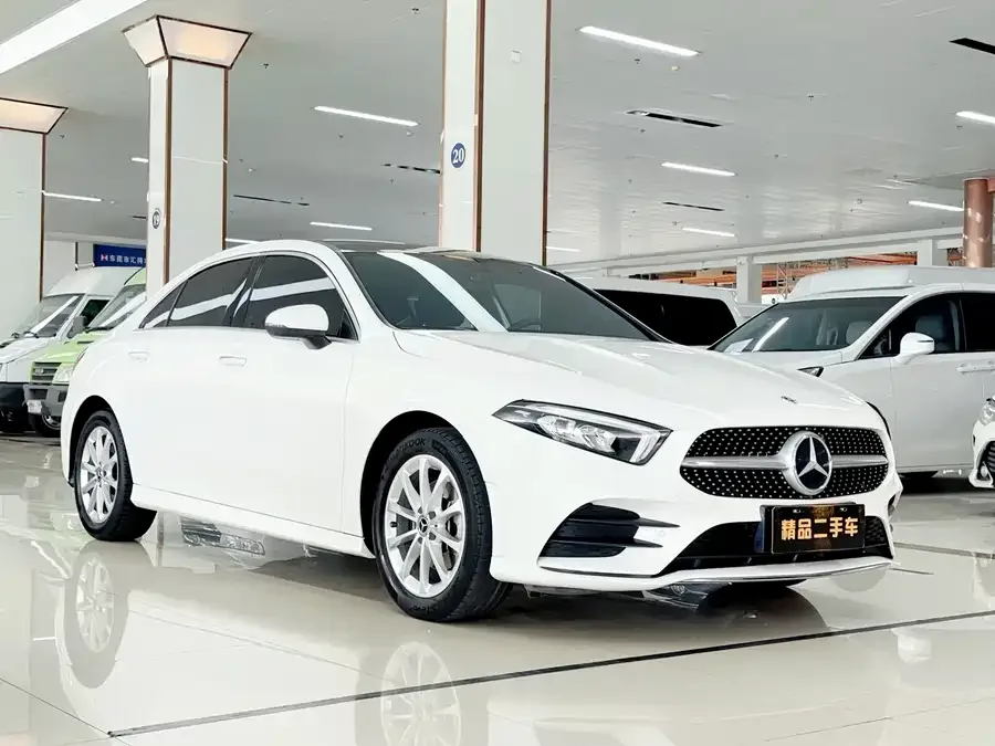 Mercedes-Benz Class A Mercedes-Benz A-Class 2022 A 200 L Sports Sedan Fashion Edition 2022 — миниатюра 3