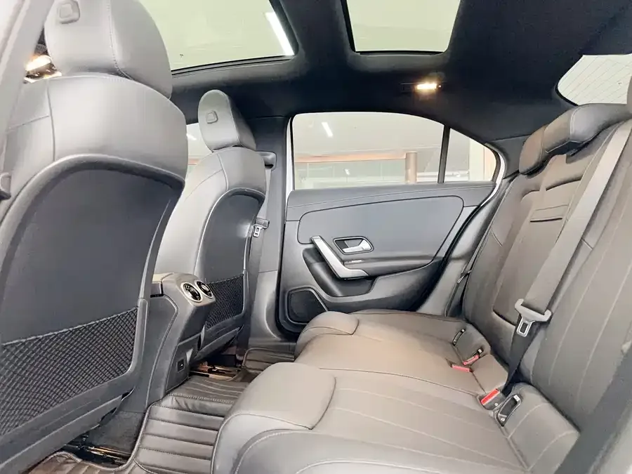 Mercedes-Benz Class A Mercedes-Benz A-Class 2022 A 200 L Sports Sedan Fashion Edition 2022 — миниатюра 5