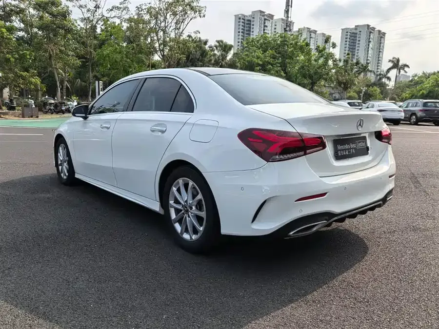 Mercedes-Benz Class A Mercedes-Benz A-Class 2022 A 200 L Sports Sedan Dynamic Edition 2022 — миниатюра 4
