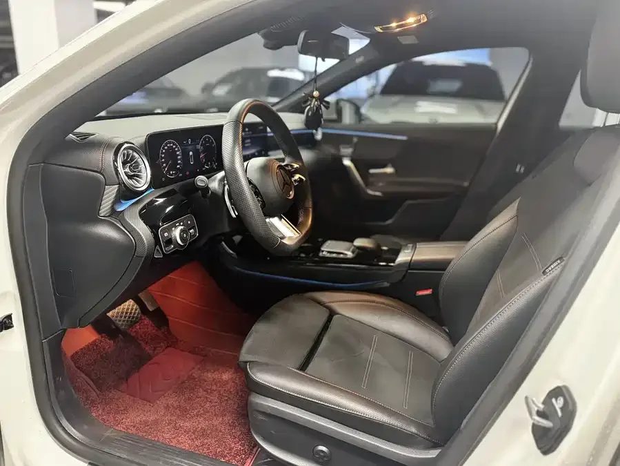Mercedes-Benz Class A Mercedes-Benz A-Class 2024 A 200 L Fashion Edition 2024 — миниатюра 5