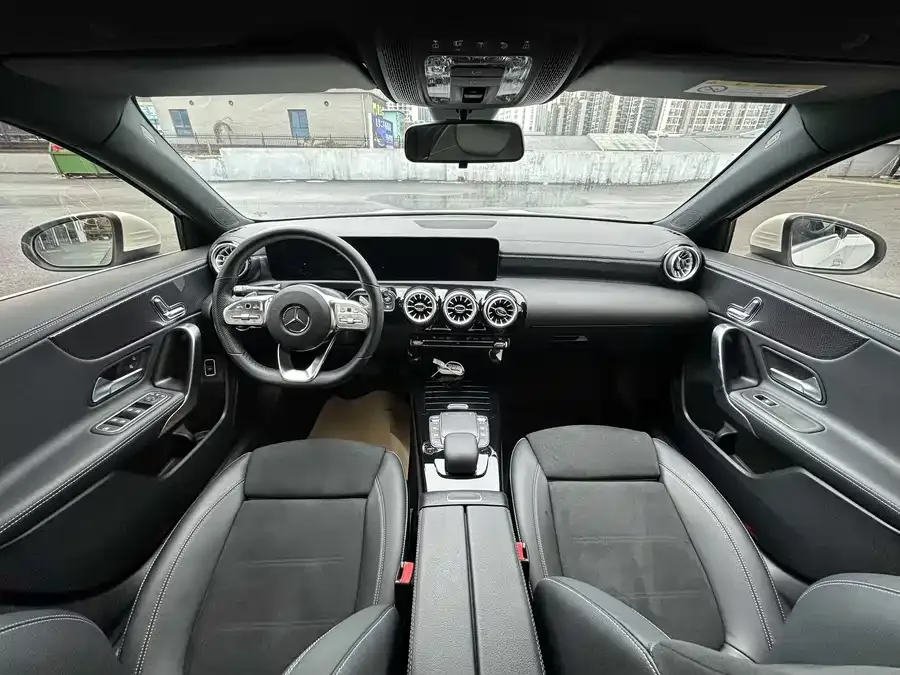 Mercedes-Benz Class A Mercedes-Benz A-Class 2024 A 200 L Fashion Edition 2024 — миниатюра 2