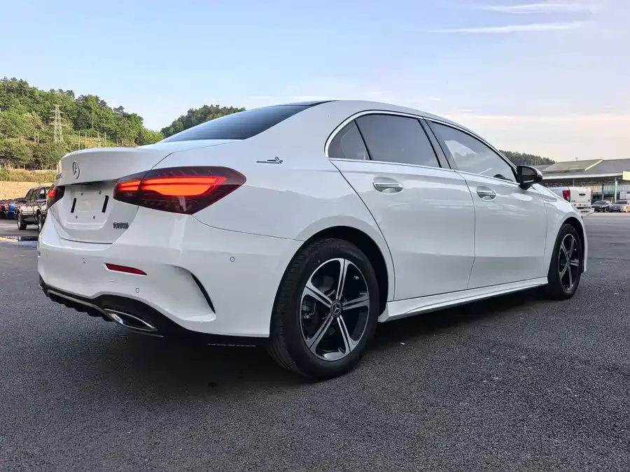 Mercedes-Benz Class A Mercedes-Benz A-Class 2024 A 200 L Fashion Edition 2024 — миниатюра 5