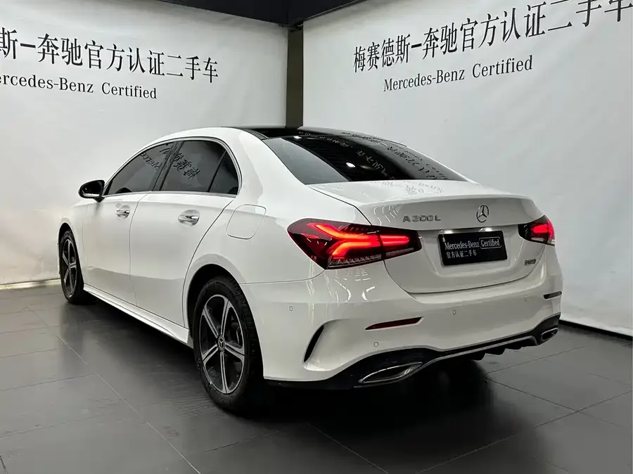 Mercedes-Benz Class A Mercedes-Benz A-Class 2022 A 200 L Sports Sedan Fashion Edition 2022 — миниатюра 2