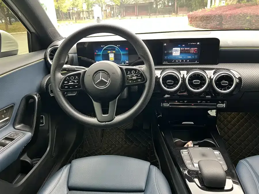 Mercedes-Benz Class A Mercedes-Benz A-Class 2022 A 180 L 2023 — миниатюра 5