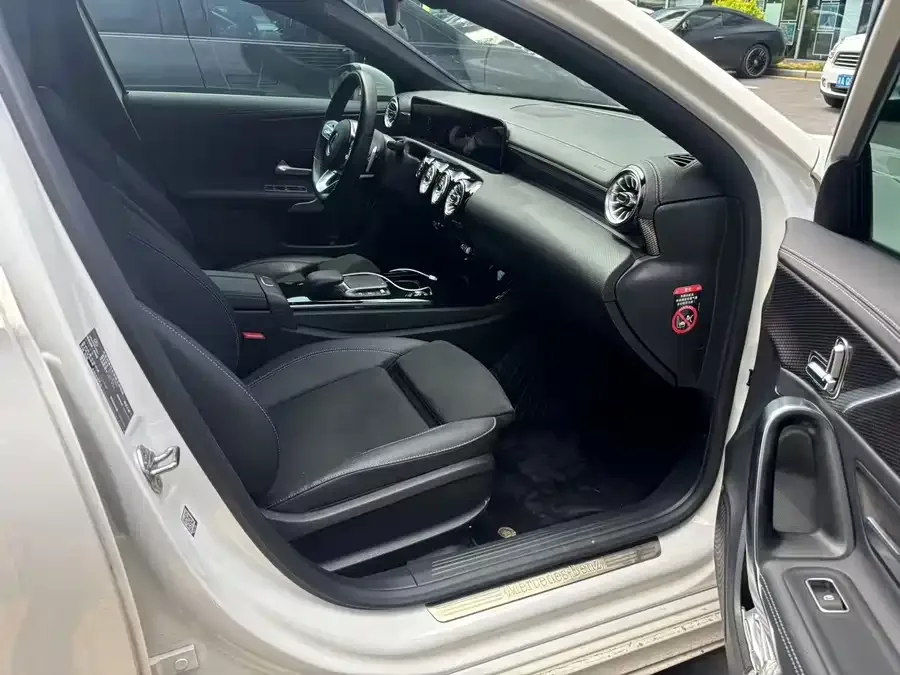 Mercedes-Benz Class A Mercedes-Benz A-Class 2022 Model II A 200 L Sports Sedan Fashion Model 2023 — миниатюра 3