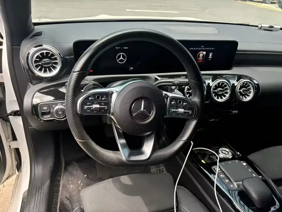 Mercedes-Benz Class A Mercedes-Benz A-Class 2022 Model II A 200 L Sports Sedan Fashion Model 2023 — миниатюра 4