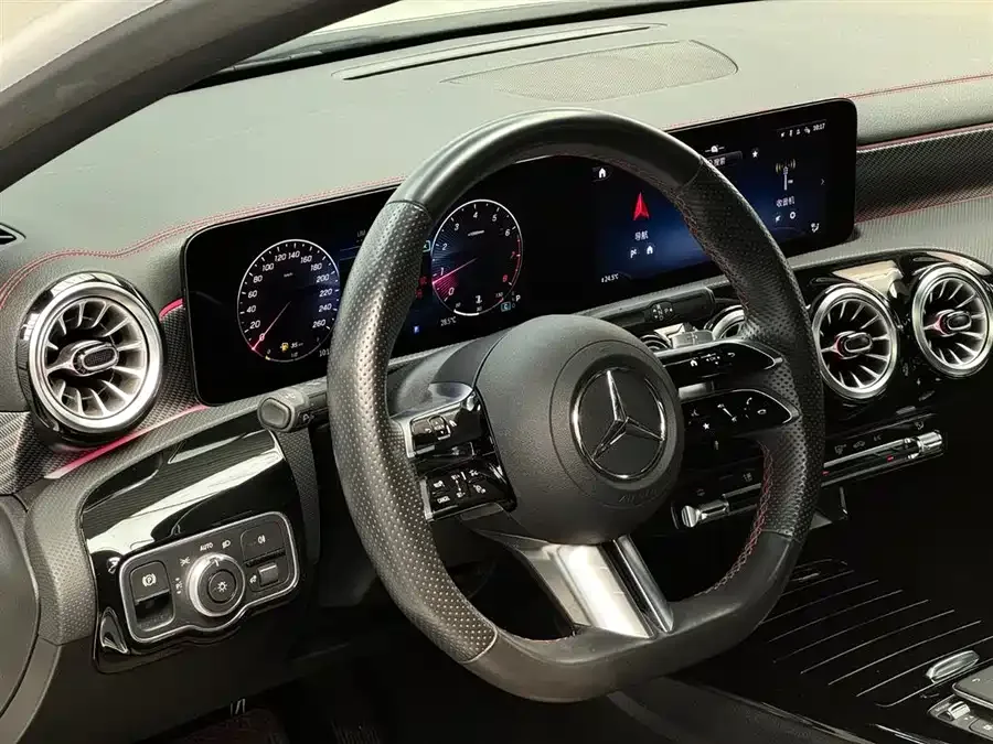 Mercedes-Benz Class A Mercedes-Benz A-Class 2024 A 200 L Fashion Edition 2024 — миниатюра 4