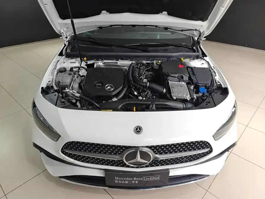 Mercedes-Benz Class A Mercedes-Benz A-Class 2024 A 200 L Fashion Edition 2025 — миниатюра 2