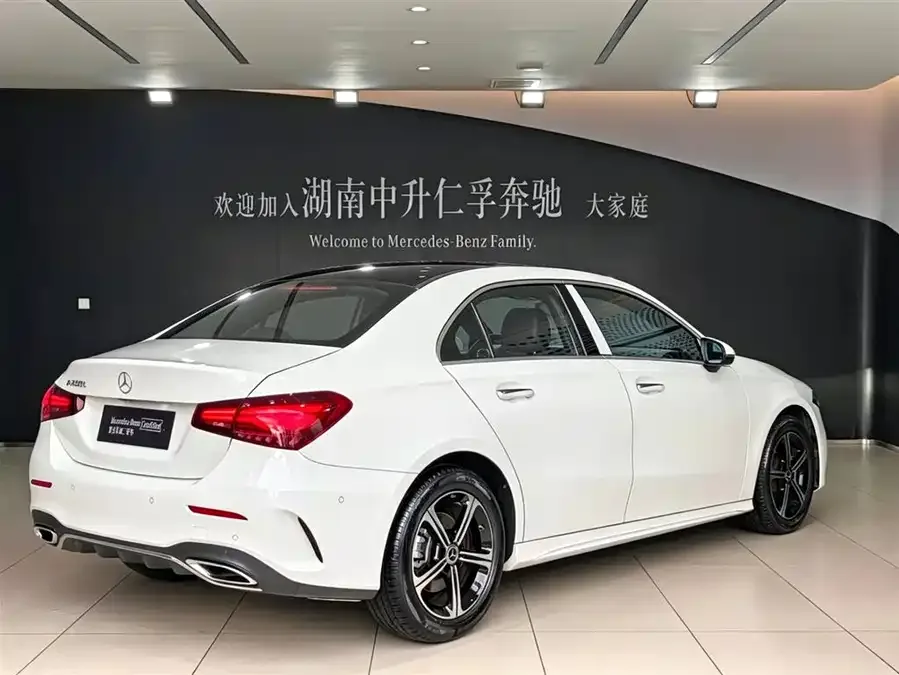 Mercedes-Benz Class A Mercedes-Benz A-Class 2024 A 200 L Fashion Edition 2025 — миниатюра 3