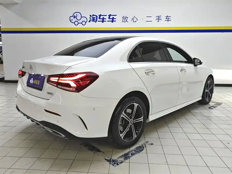 Mercedes-Benz Class A Mercedes-Benz A-Class 2022 Model Three A 200 L Sports Sedan Fashion Model 2023 — миниатюра 3