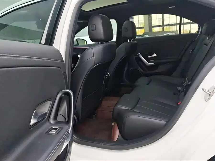 Mercedes-Benz Class A Mercedes-Benz A-Class 2022 Model A 200 L Sports Sedan Fashion Model 2022 — миниатюра 5