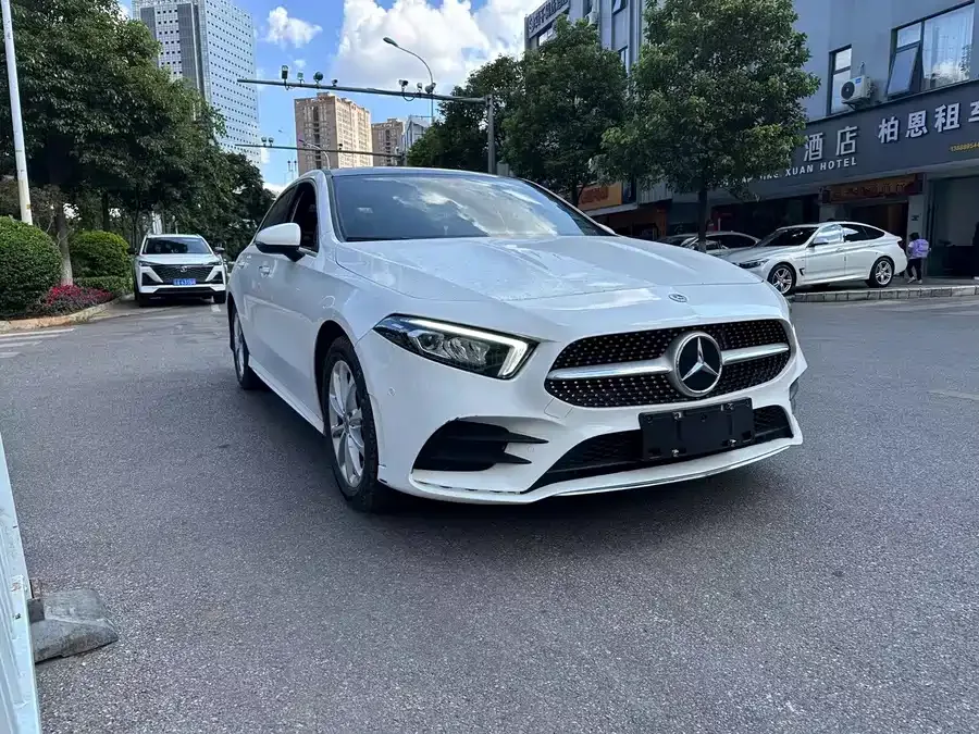 Mercedes-Benz Class A Mercedes-Benz A-Class 2022 Model II A 200 L Sports Sedan Fashion Model 2022 — миниатюра 3