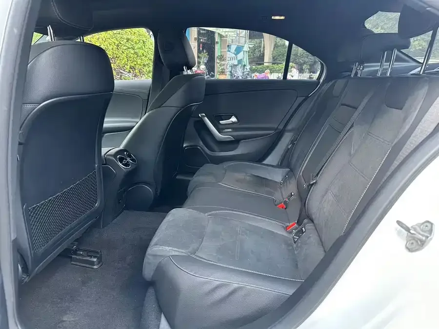 Mercedes-Benz Class A Mercedes-Benz A-Class 2022 Model II A 200 L Sports Sedan Fashion Model 2022 — миниатюра 4
