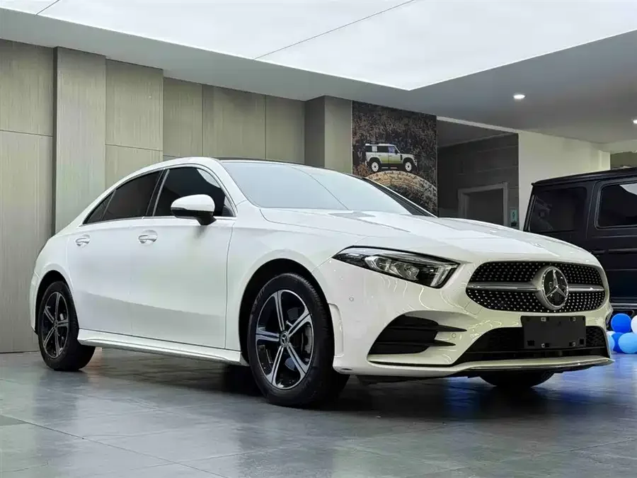 Mercedes-Benz Class A Mercedes-Benz A-Class 2022 A 200 L Sports Sedan Fashion Edition 2023 — миниатюра 3