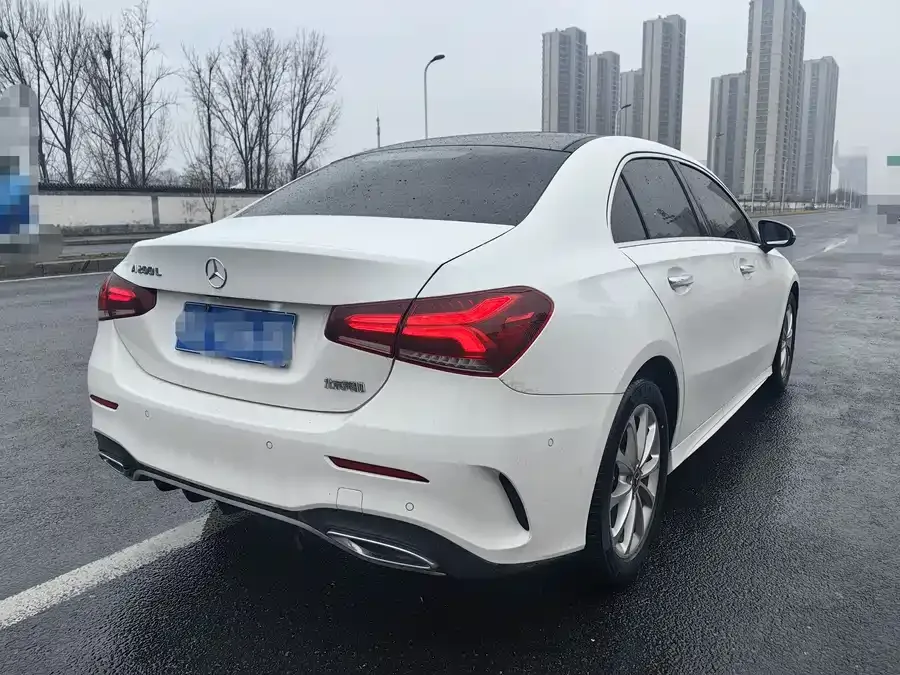Mercedes-Benz Class A Mercedes-Benz A-Class 2022 A 200 L Sports Sedan Fashion Edition 2022 — миниатюра 3