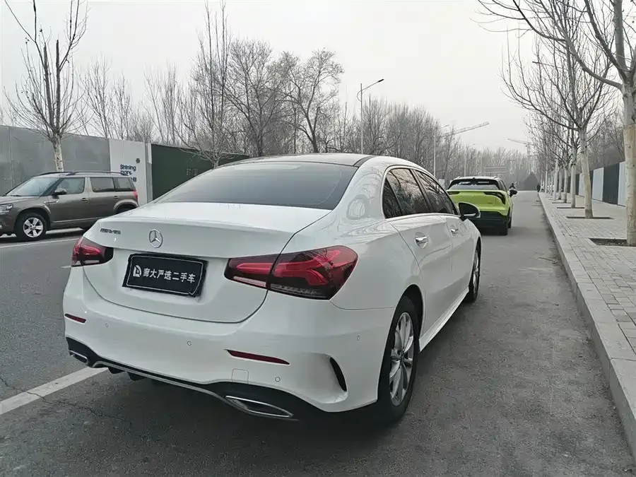 Mercedes-Benz Class A Mercedes-Benz A-Class 2021 A 200 L Sports Sedan Fashion Edition 2022 — миниатюра 2