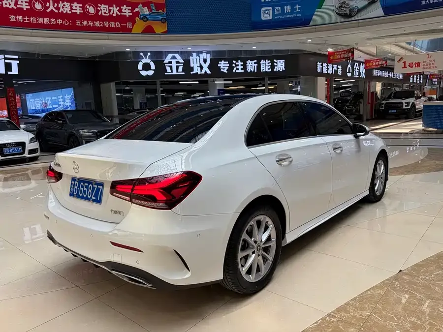 Mercedes-Benz Class A Mercedes-Benz A-Class 2022 Model A 200 L Sports Sedan Dynamic Edition 2022 — миниатюра 4