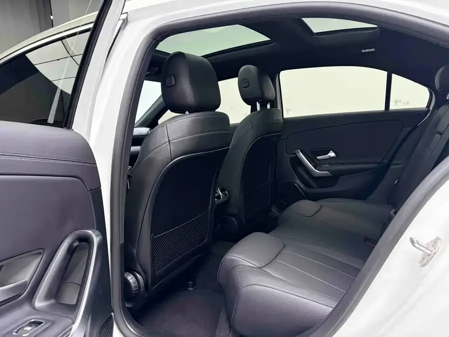 Mercedes-Benz Class A Mercedes-Benz A-Class 2022 A 200 L Sports Sedan Dynamic Edition 2022 — миниатюра 2