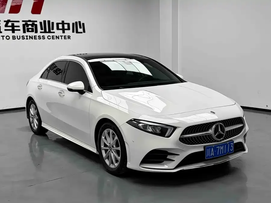 Mercedes-Benz Class A Mercedes-Benz A-Class 2022 A 200 L Sports Sedan Dynamic Edition 2022 — миниатюра 3