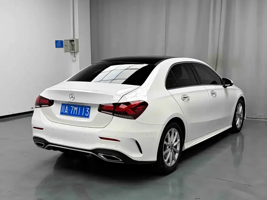 Mercedes-Benz Class A Mercedes-Benz A-Class 2022 A 200 L Sports Sedan Dynamic Edition 2022 — миниатюра 4