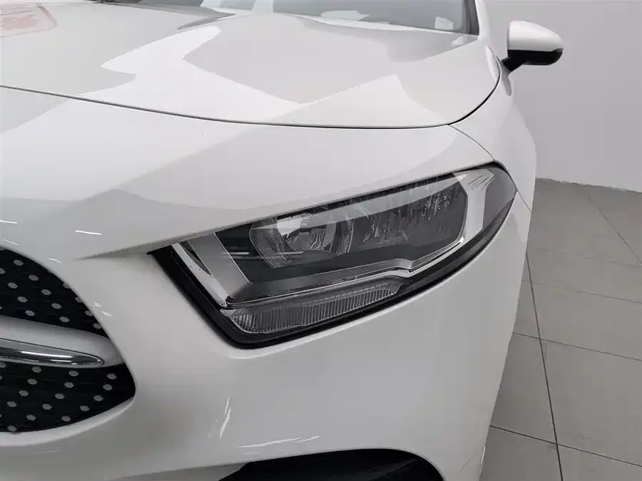 Mercedes-Benz Class A Mercedes-Benz A-Class 2022 A 180 L Sports Sedan 2023 — миниатюра 4