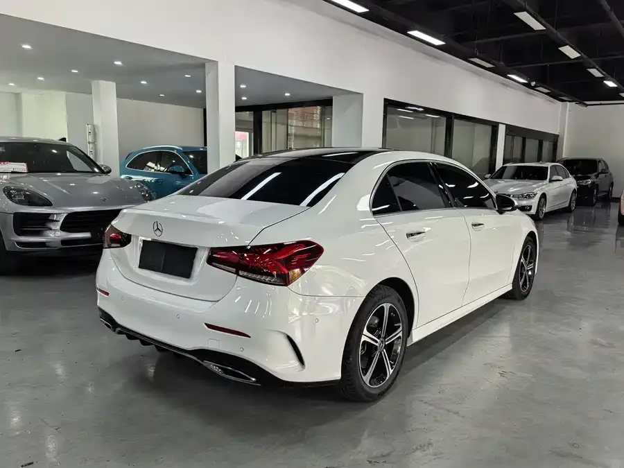 Mercedes-Benz Class A Mercedes-Benz A-Class 2022 A 200 L Sports Sedan Fashion Edition 2023 — миниатюра 2