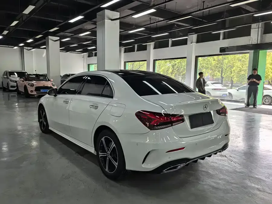 Mercedes-Benz Class A Mercedes-Benz A-Class 2022 A 200 L Sports Sedan Fashion Edition 2023 — миниатюра 4
