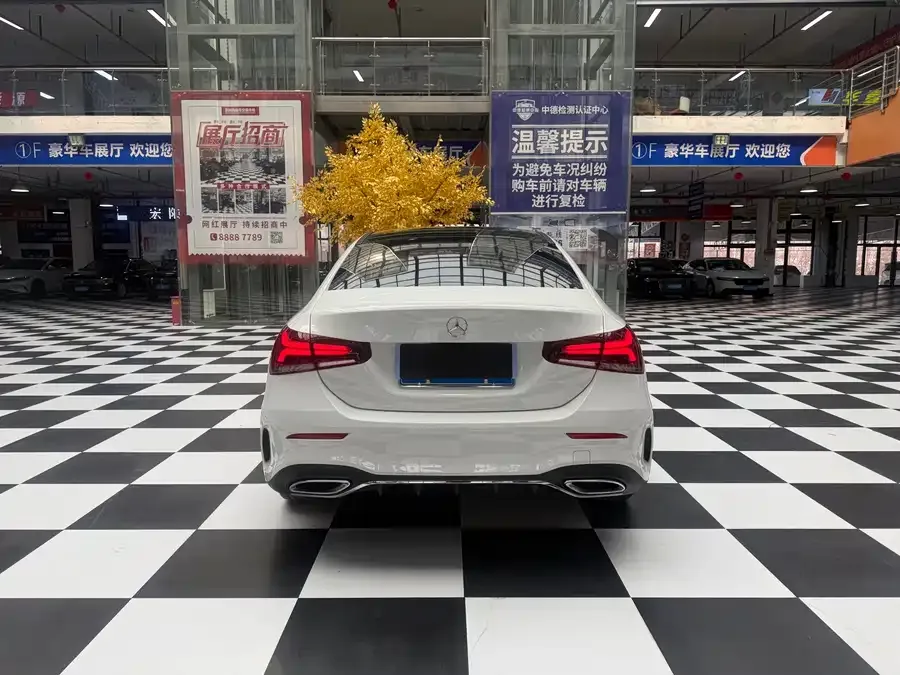 Mercedes-Benz Class A Mercedes-Benz A-Class 2022 A 180 L Sports Sedan 2022 — миниатюра 2