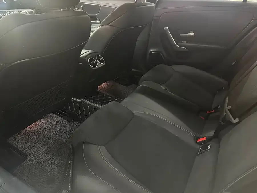 Mercedes-Benz Class A Mercedes-Benz A-Class 2021 A 200 L Sports Sedan Fashion Edition 2022 — миниатюра 2
