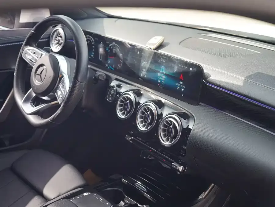 Mercedes-Benz Class A Mercedes-Benz A-Class 2022 A 200 L Sports Sedan Dynamic Edition 2022 — миниатюра 5