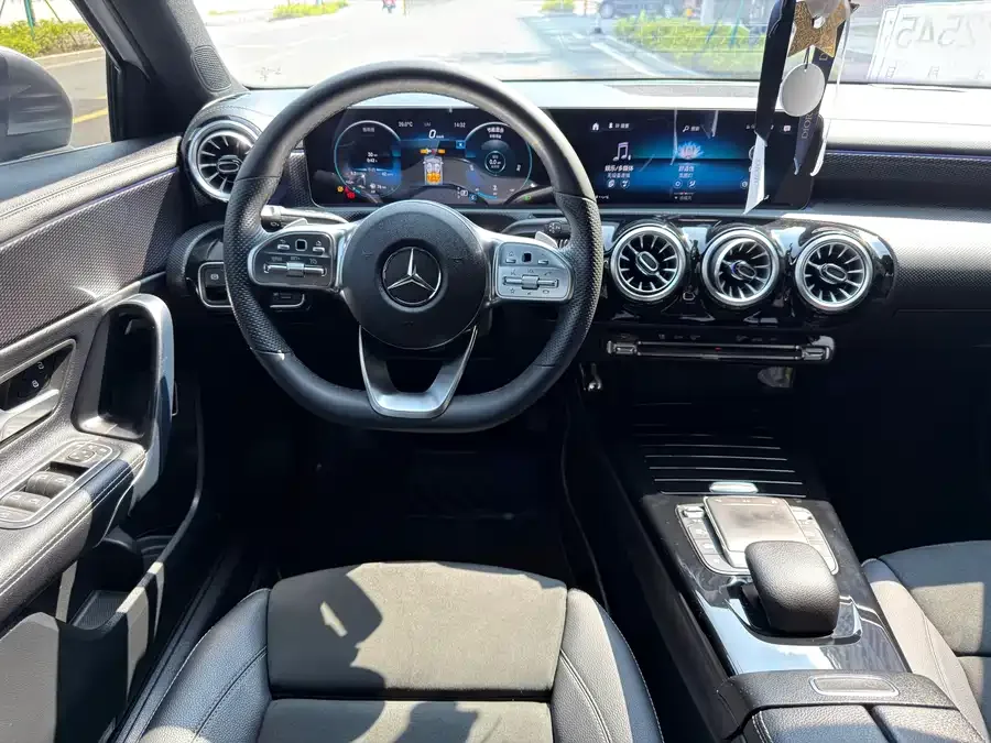 Mercedes-Benz Class A Mercedes-Benz A-Class 2022 Model II A 200 L Sports Sedan Fashion Model 2022 — миниатюра 2