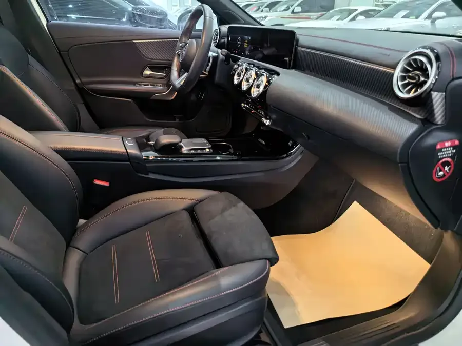 Mercedes-Benz Class A Mercedes-Benz A-Class 2024 A 200 L Fashion Edition 2024 — миниатюра 5