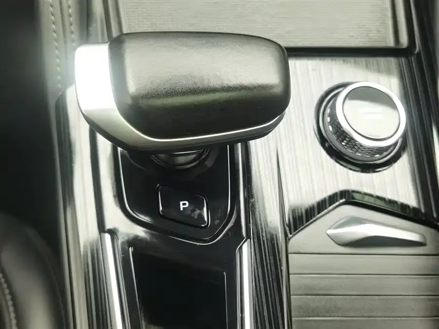 Geely Monjaro Xingyue L 2023 2.0TD High Power Automatic 2WD Flagship Model 2023 — миниатюра 4