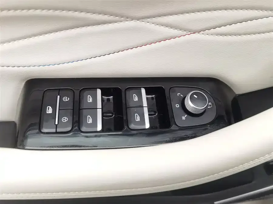 Geely Monjaro Xingyue L 2021 2.0TD DCT EVO 2WD Premium Edition 2022 — миниатюра 3