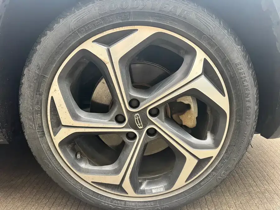 Geely Monjaro Xingyue L 2021 2.0TD DCT EVO 2WD Premium Edition 2022 — миниатюра 2