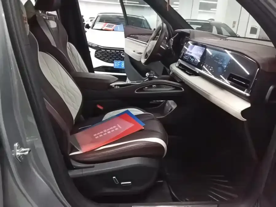 Geely Monjaro Xingyue L 2021 2.0TD DCT EVO 2WD Smart Edition 2022 — миниатюра 2