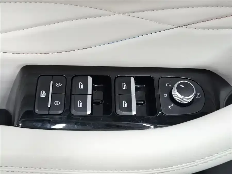 Geely Monjaro Xingyue L 2021 2.0TD DCT EVO 2WD Smart Edition 2022 — миниатюра 3
