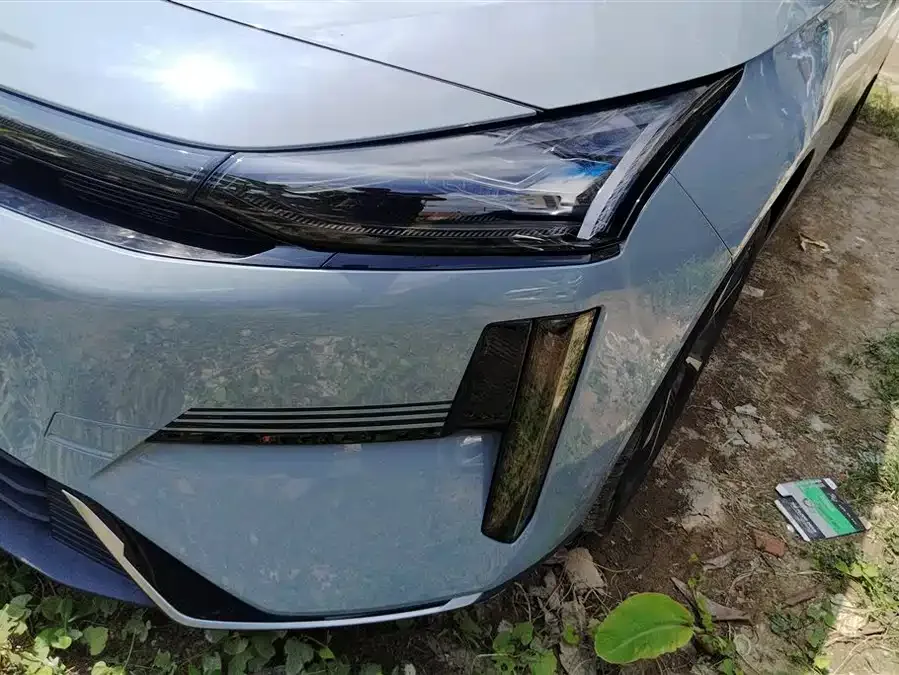 Geely Galaxy L6 Galaxy L6 2025 EM-i 140km Exploration+ Edition 2025 — миниатюра 2