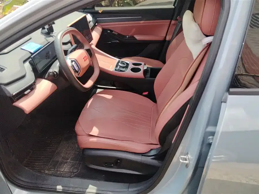 Geely Galaxy L6 Galaxy L6 2025 EM-i 140km Exploration+ Edition 2025 — миниатюра 3