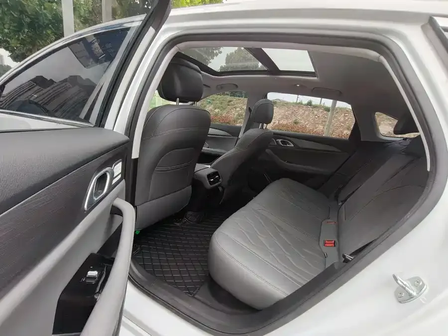 Geely Galaxy A7 Galaxy A7 2025 EM-i 70km Starter Edition 2025 — миниатюра 2