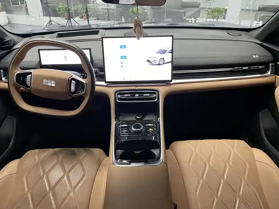 Geely Galaxy A7 Galaxy A7 2025 EM-i 150km Starship Edition 2025 — миниатюра 4
