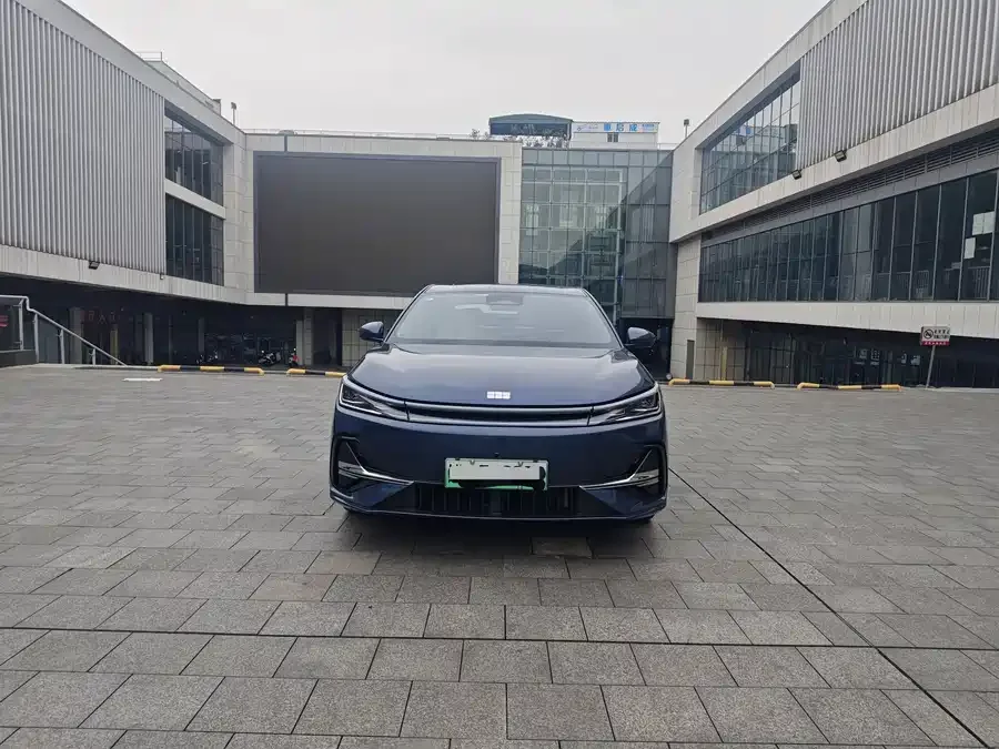 Geely Galaxy A7 Galaxy A7 2025 EM-i 150km Starship Edition 2025 — миниатюра 2