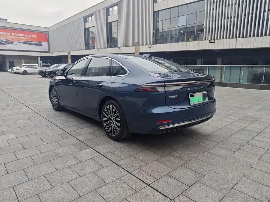 Geely Galaxy A7 Galaxy A7 2025 EM-i 150km Starship Edition 2025 — миниатюра 4