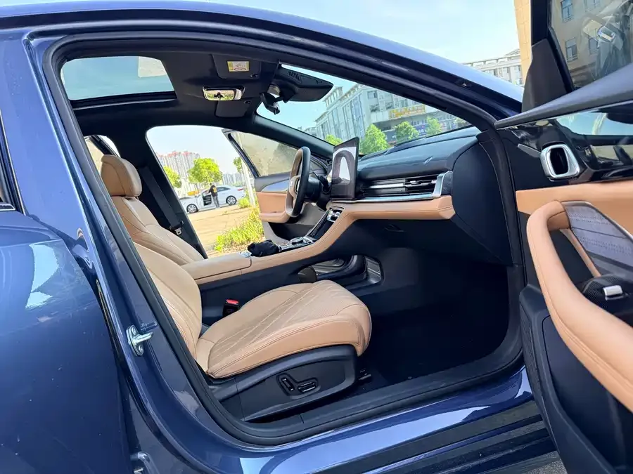 Geely Galaxy A7 Galaxy A7 2025 EM-i 150km Starship Edition 2025 — миниатюра 5