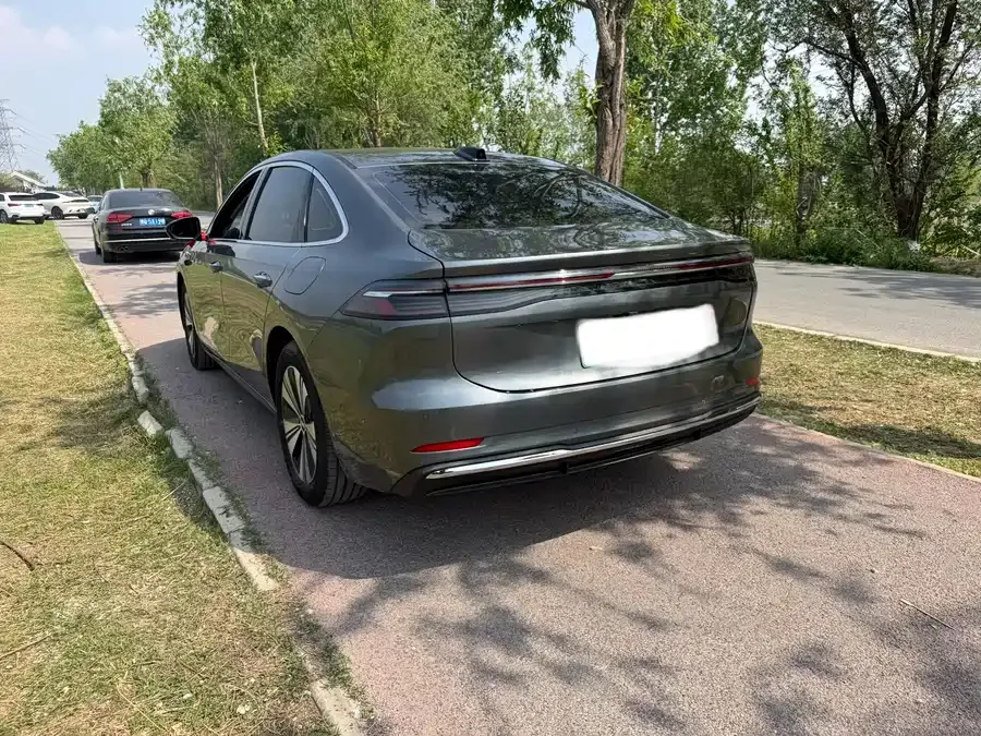 Geely Galaxy A7 Galaxy A7 2025 EM-i 150km Explorer+ Edition 2025 — миниатюра 4
