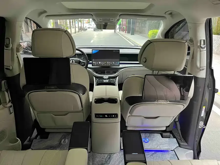 BYD D9 DENZA D9 2024 DM-i 980 4WD Premium Edition 2025 — миниатюра 2